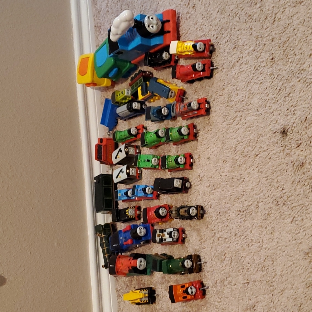 35 piece Thomas and Friends trains